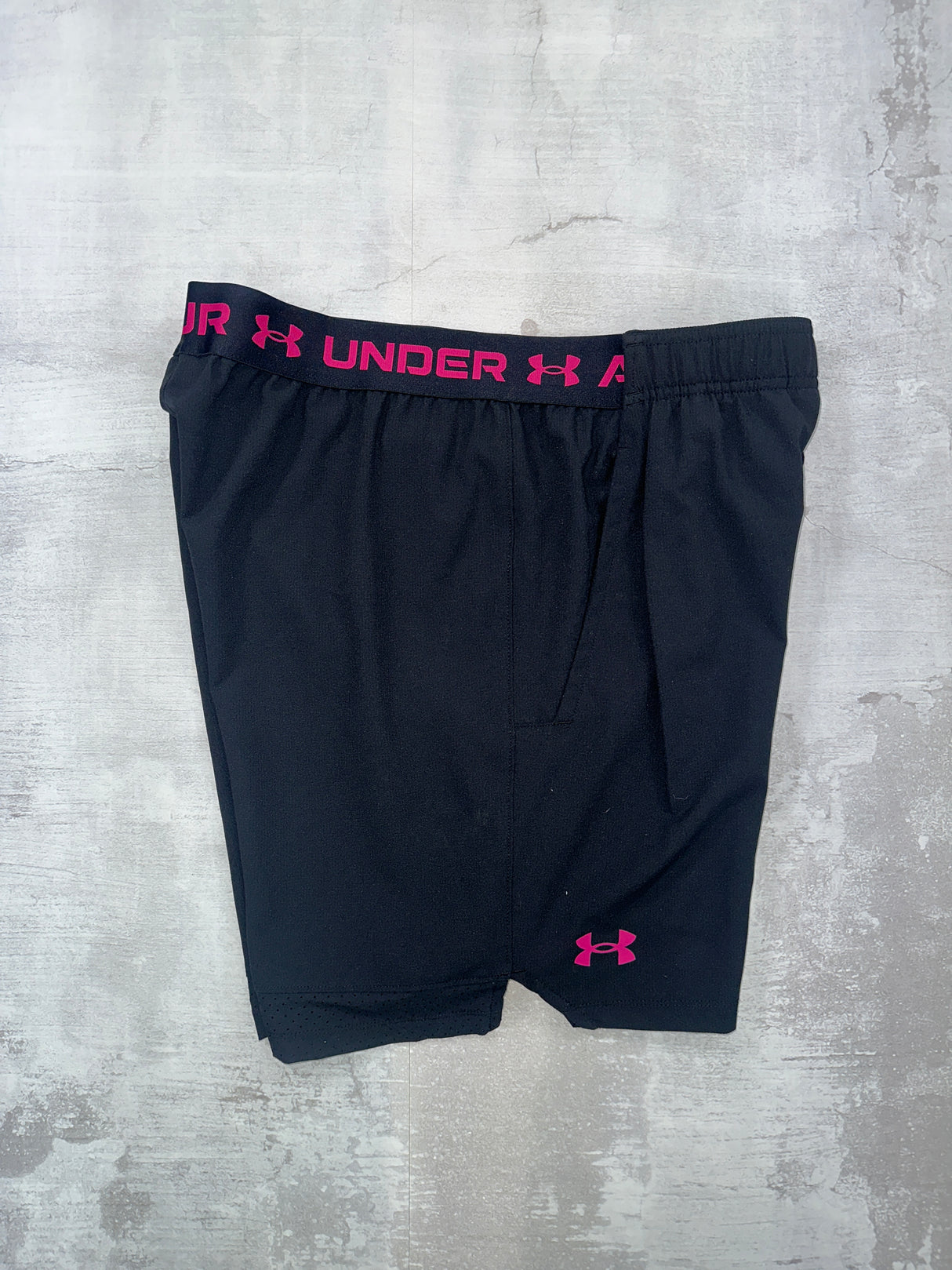 Under Armour Woven shorts Pink / Black