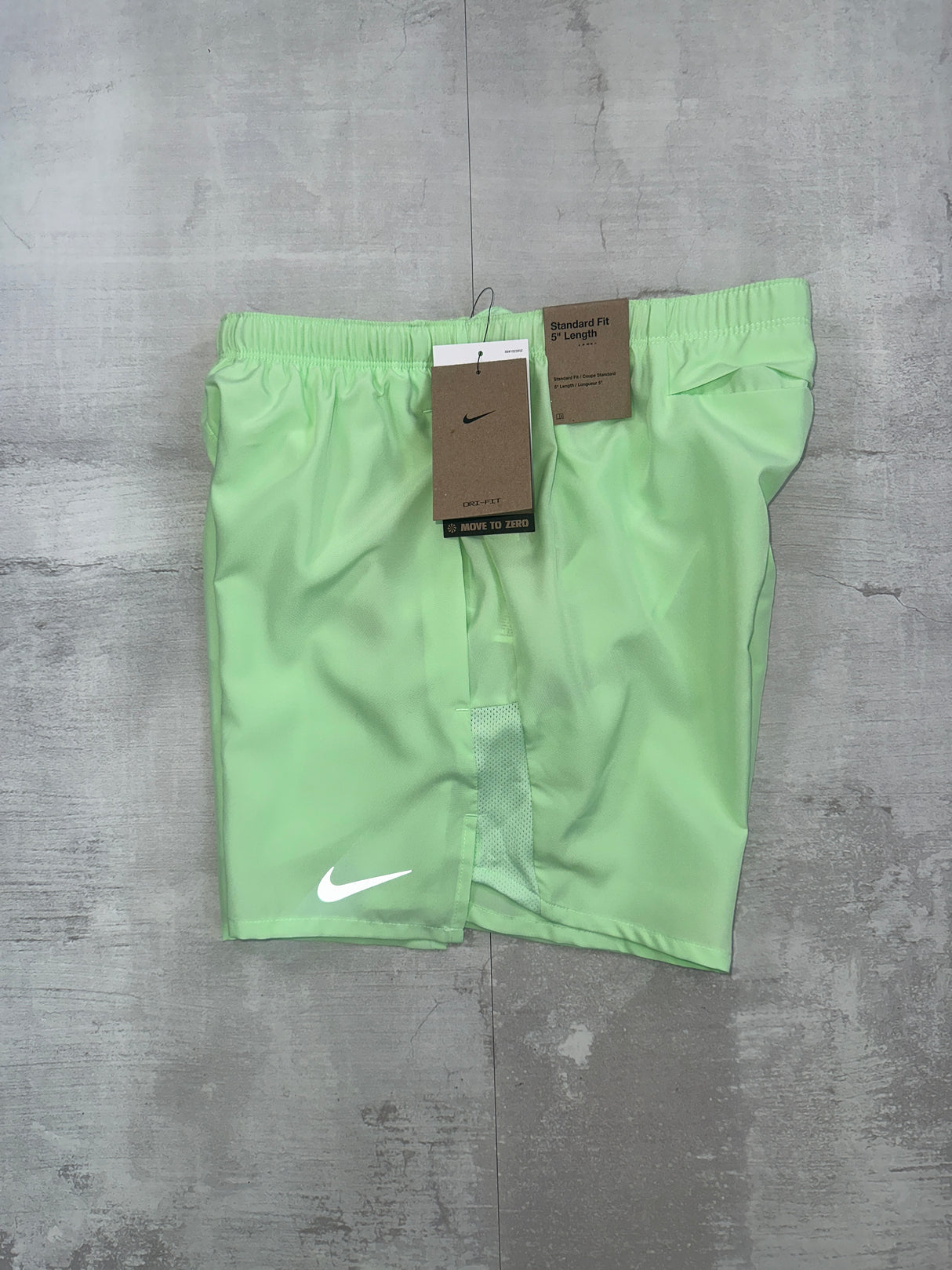 Nike Dri-Fit Stride shorts Ghost Green