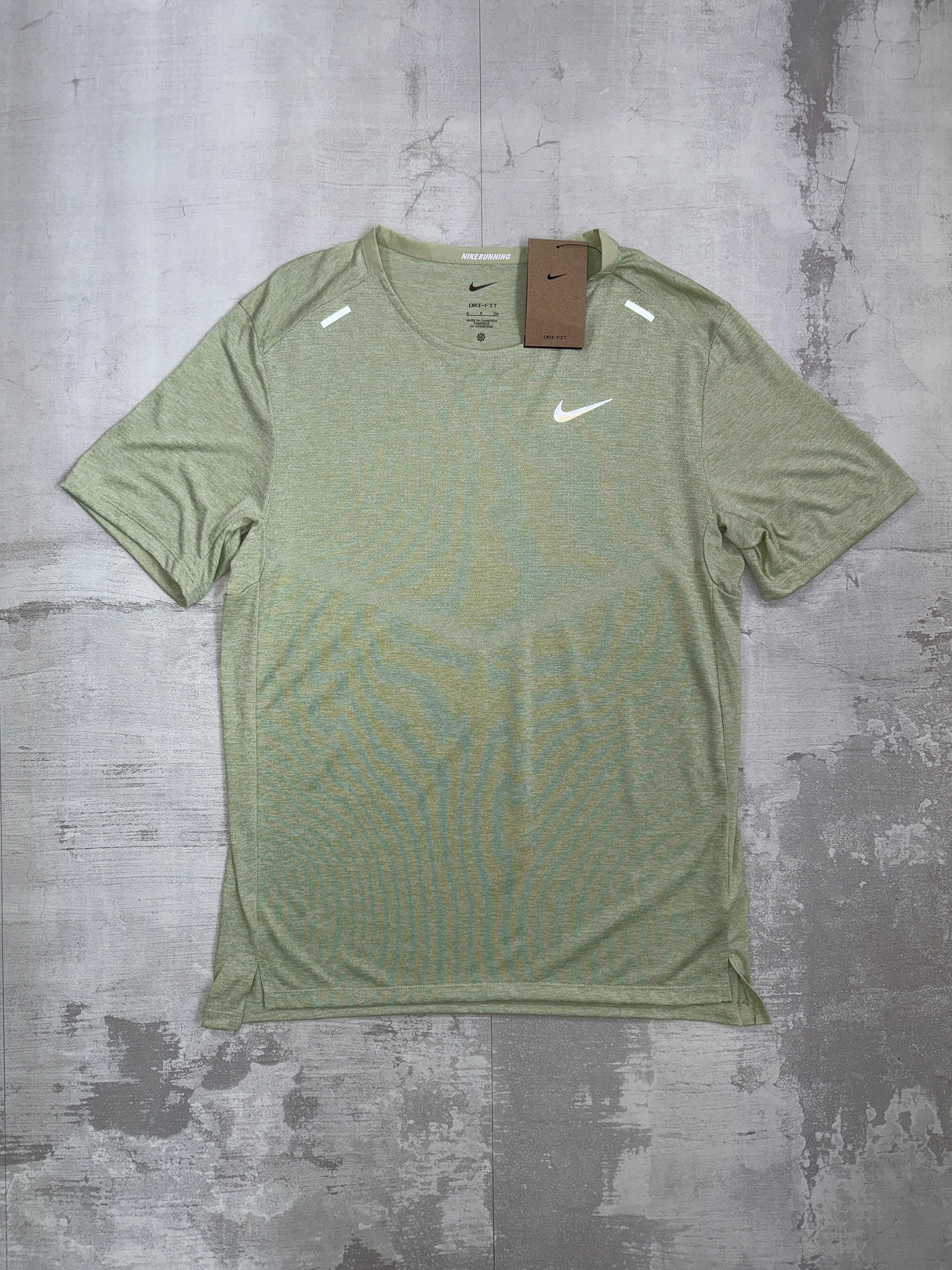 Nike Rise365 t-shirt Olive
