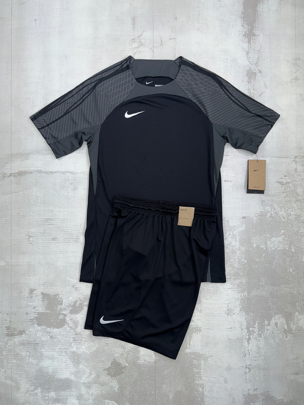 Nike strike set Graphite - t-shirt & shorts