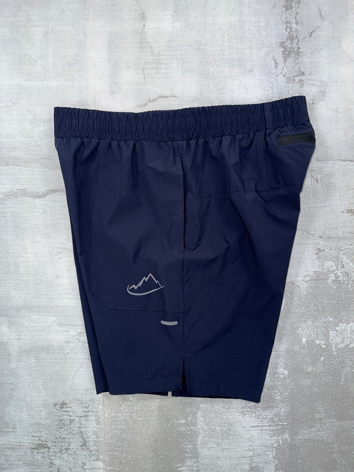 Adapt To Pinnacle shorts Navy / Black