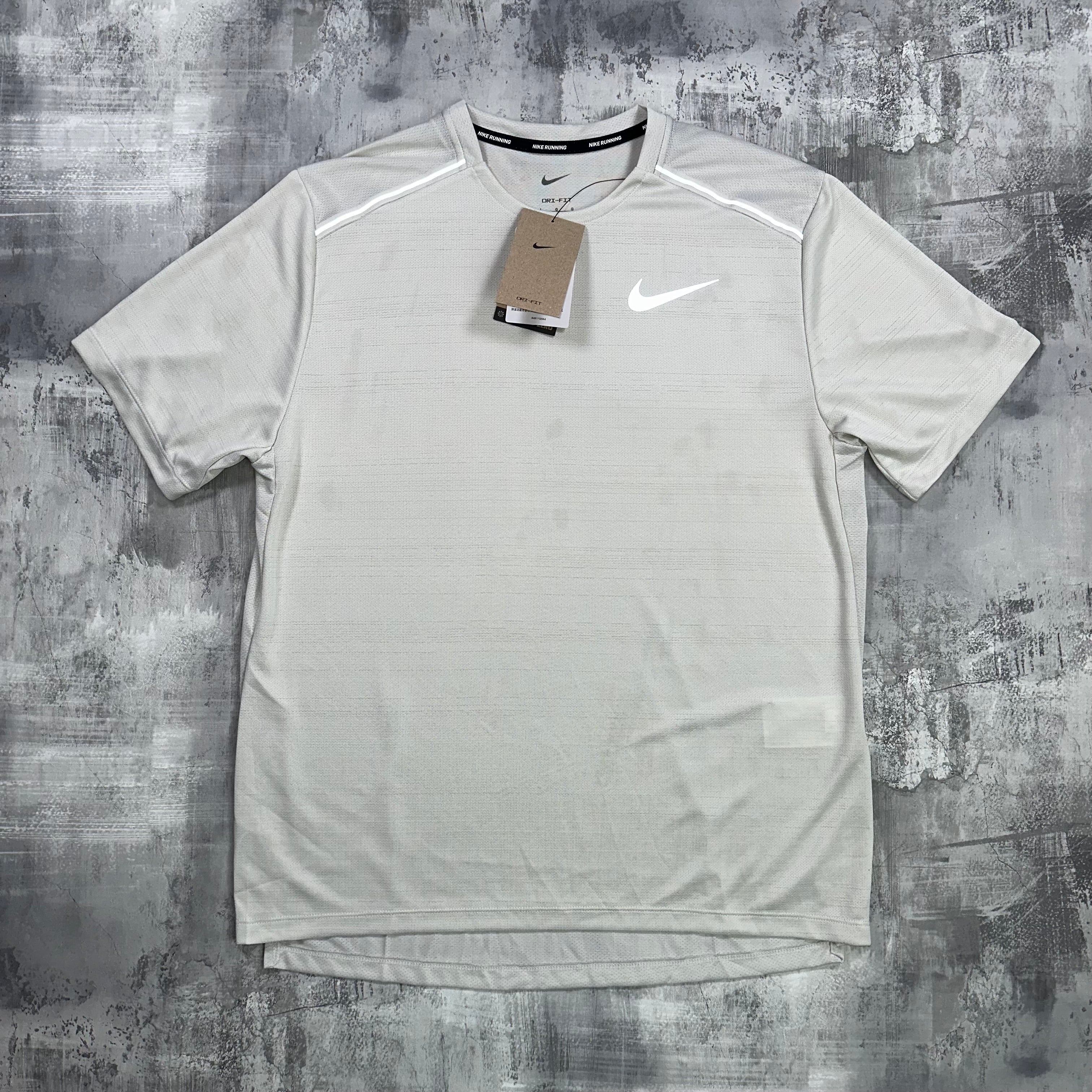 Nike miler t-shirt Beige