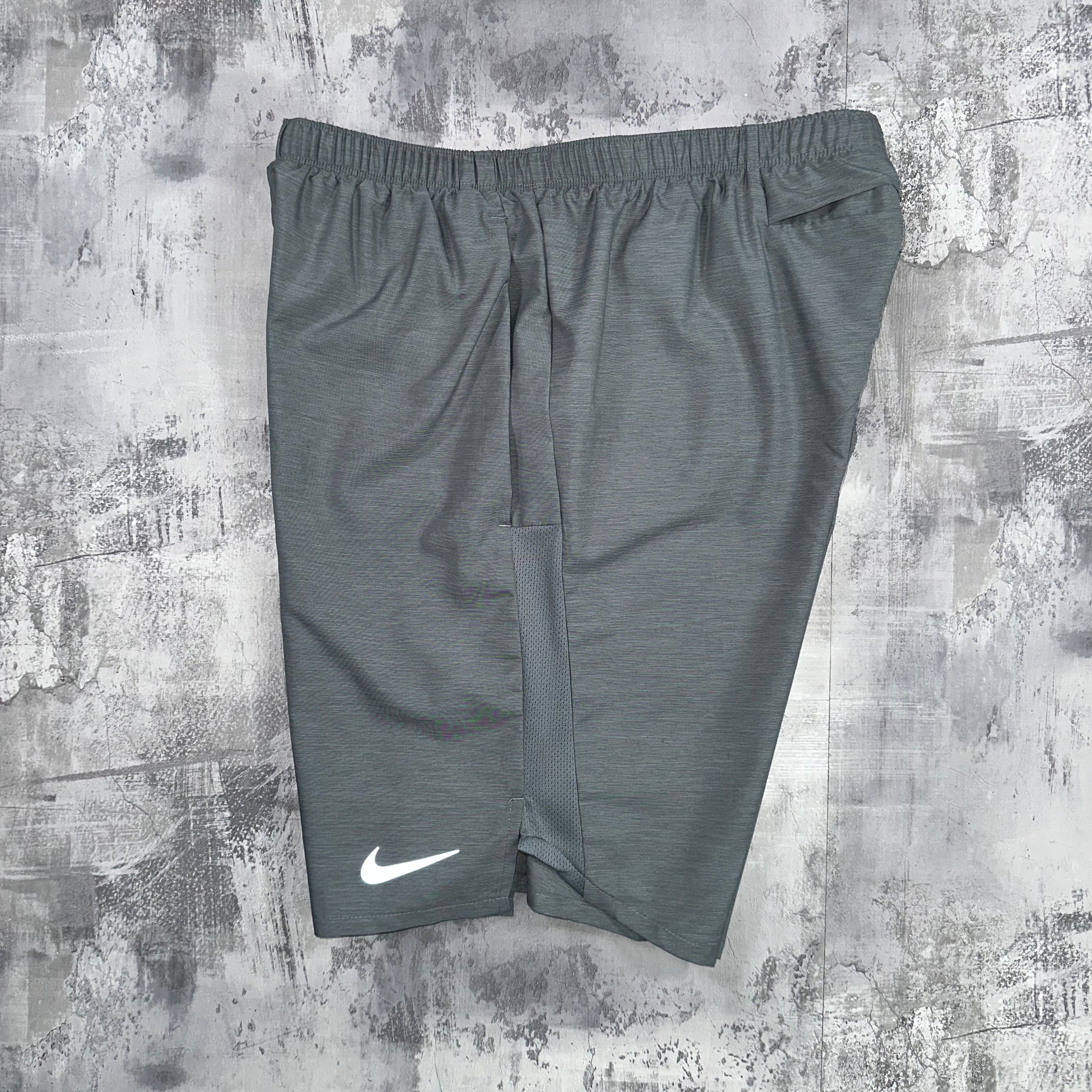 Nike Challenger shorts Smoke Grey