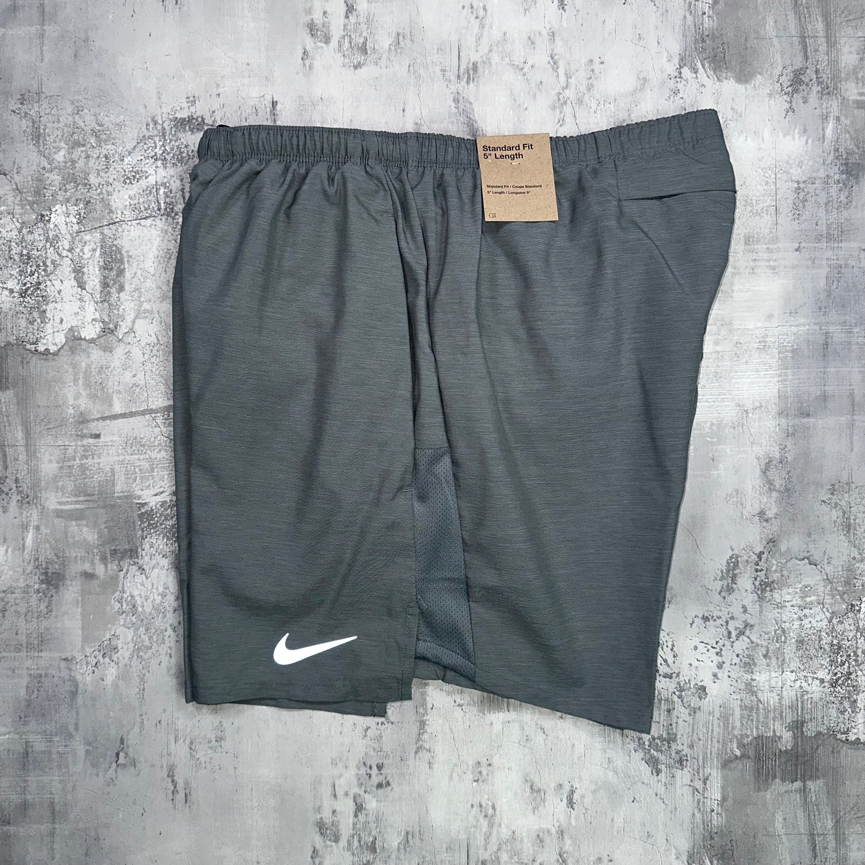 Nike Challenger shorts Grey