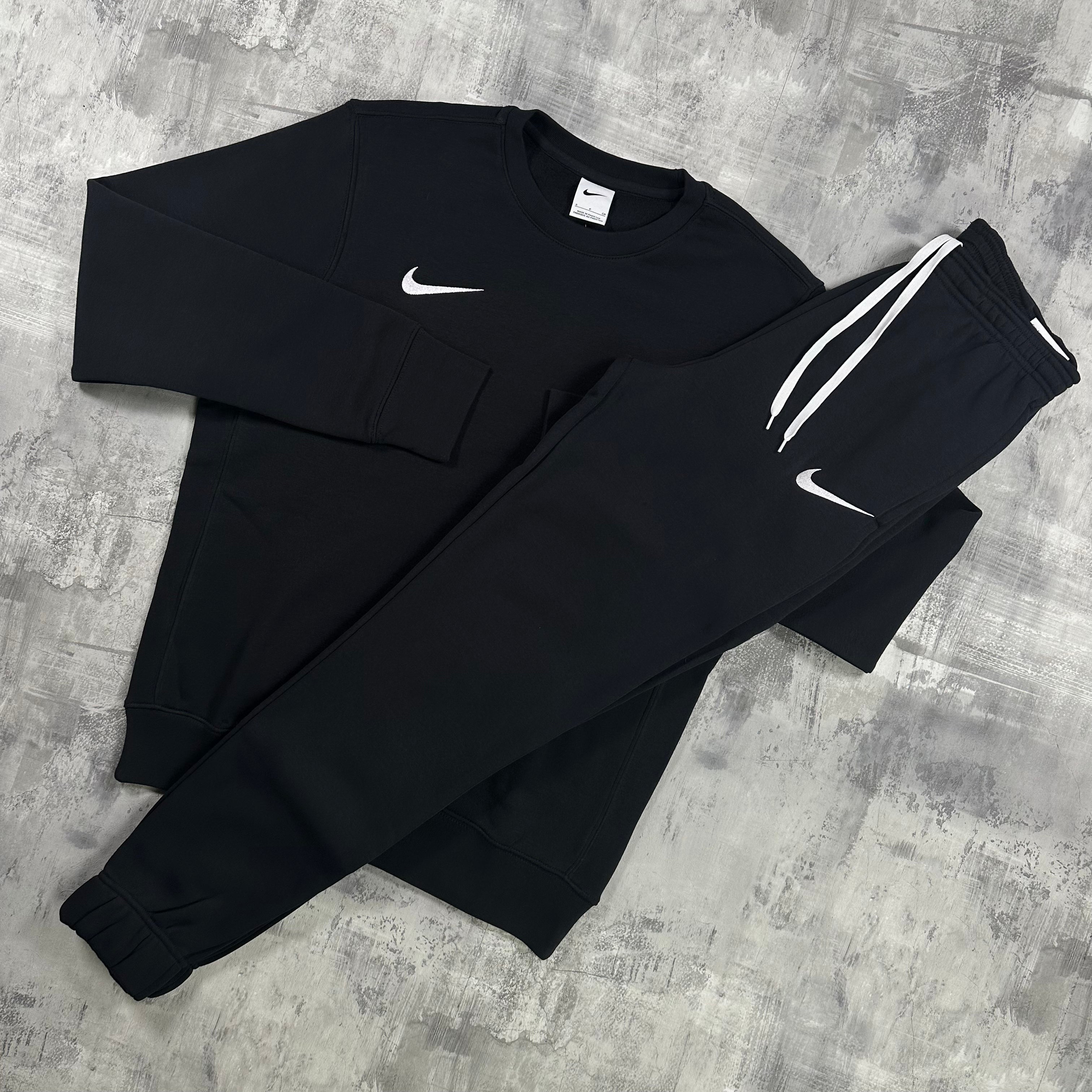 Nike club set Black - Crewneck & Trousers