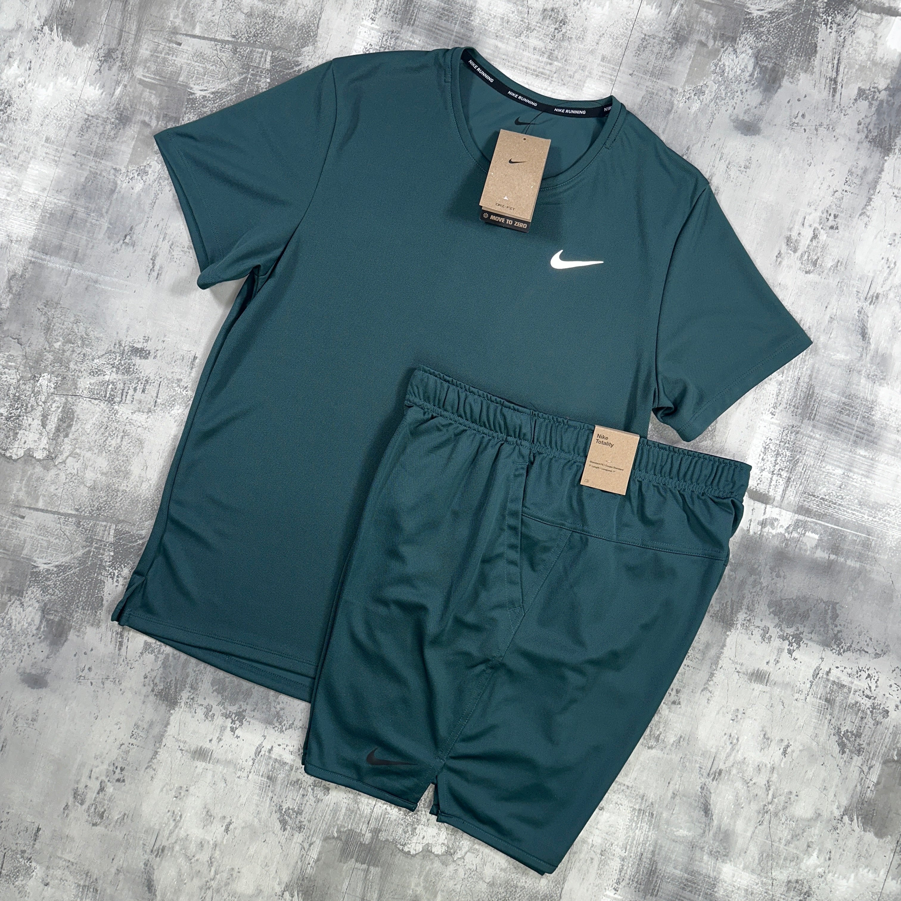 Nike Miler set Jungle Green - t-shirt and shorts