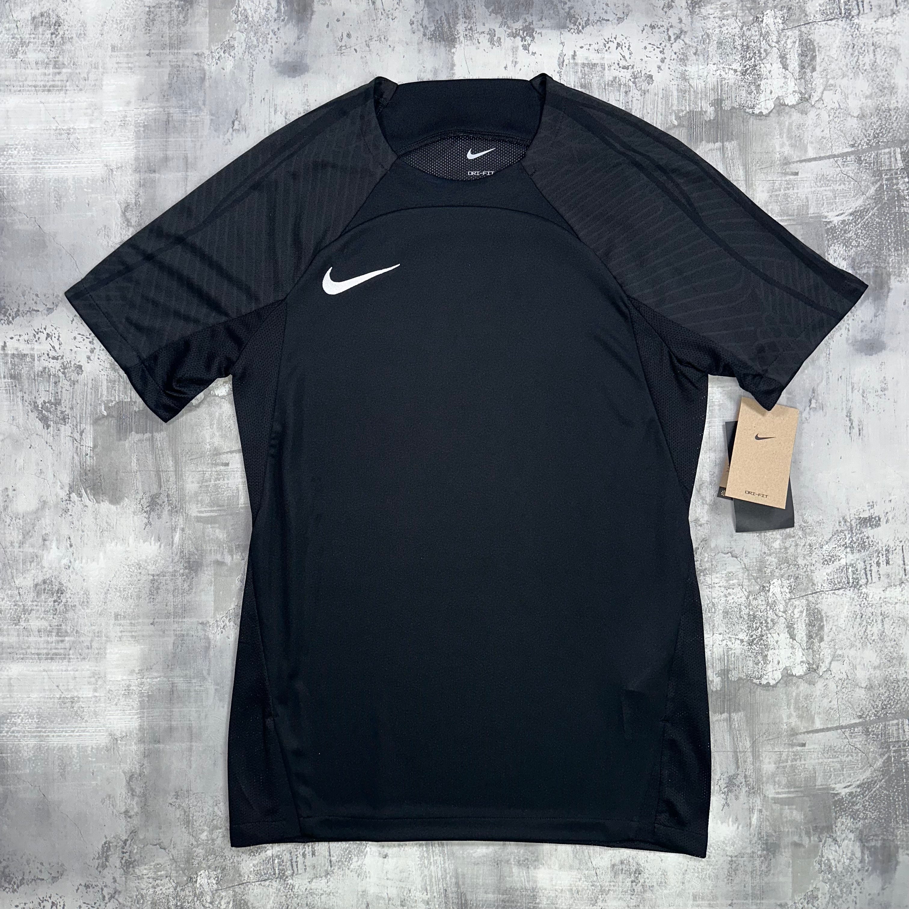 Nike strike tshirt triple black