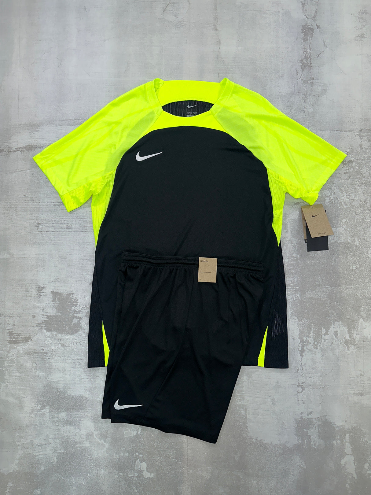 Nike Dri-Fit Strike set Black / Volt - t-shirt & shorts