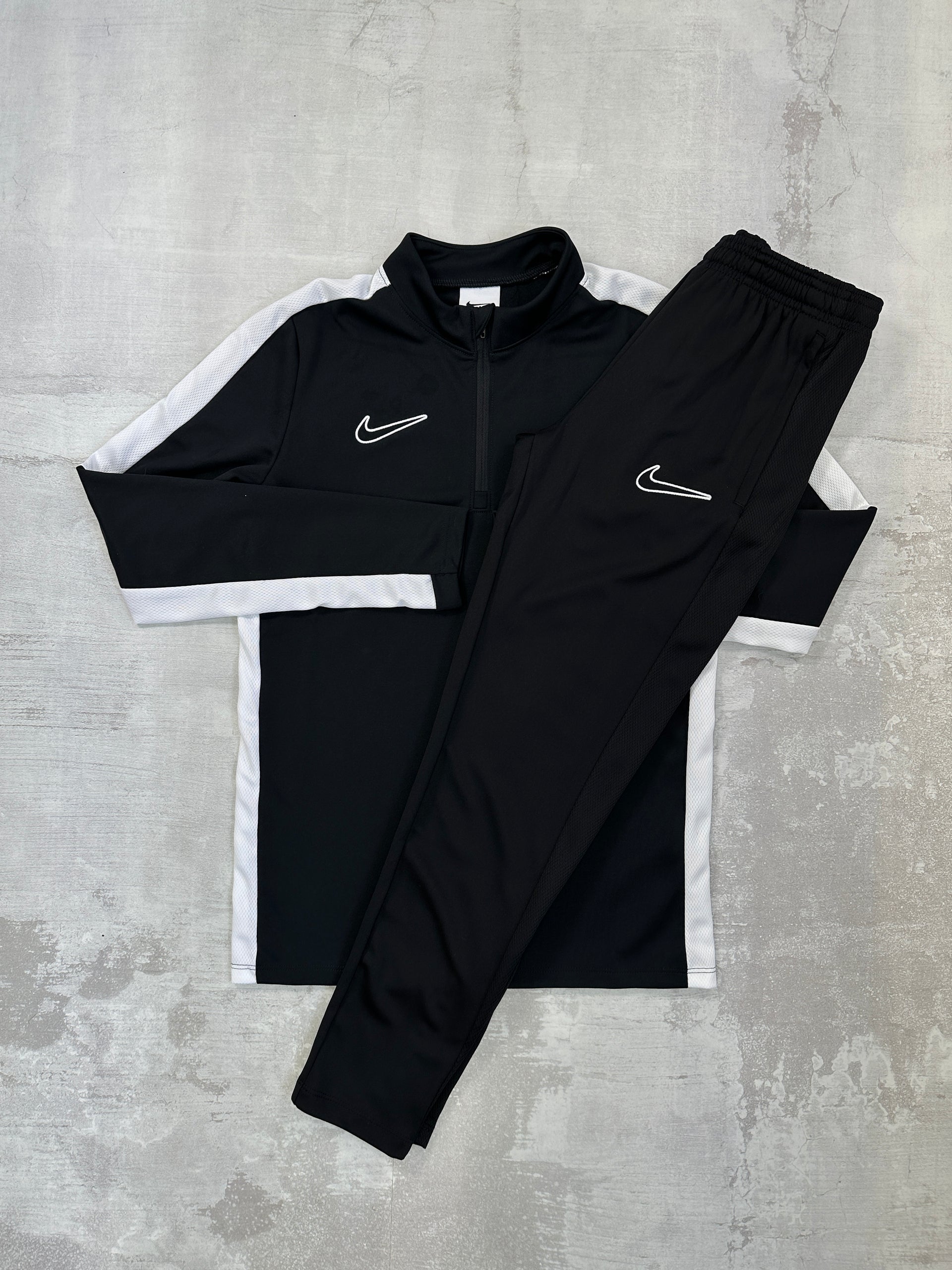Nike Junior Academy set Black 1/2 Zip Trousers – The Tech Club