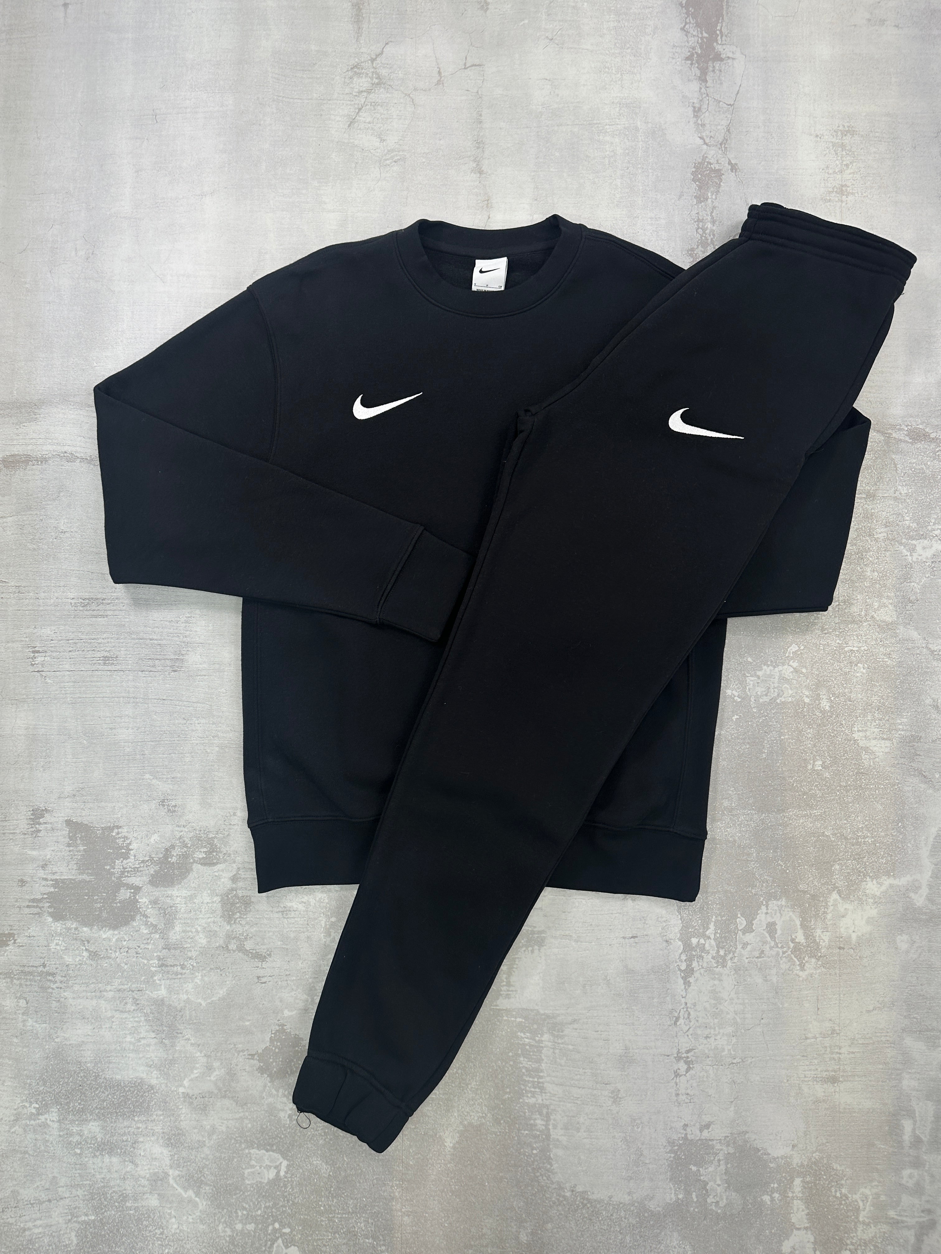 nike black club tracksuit